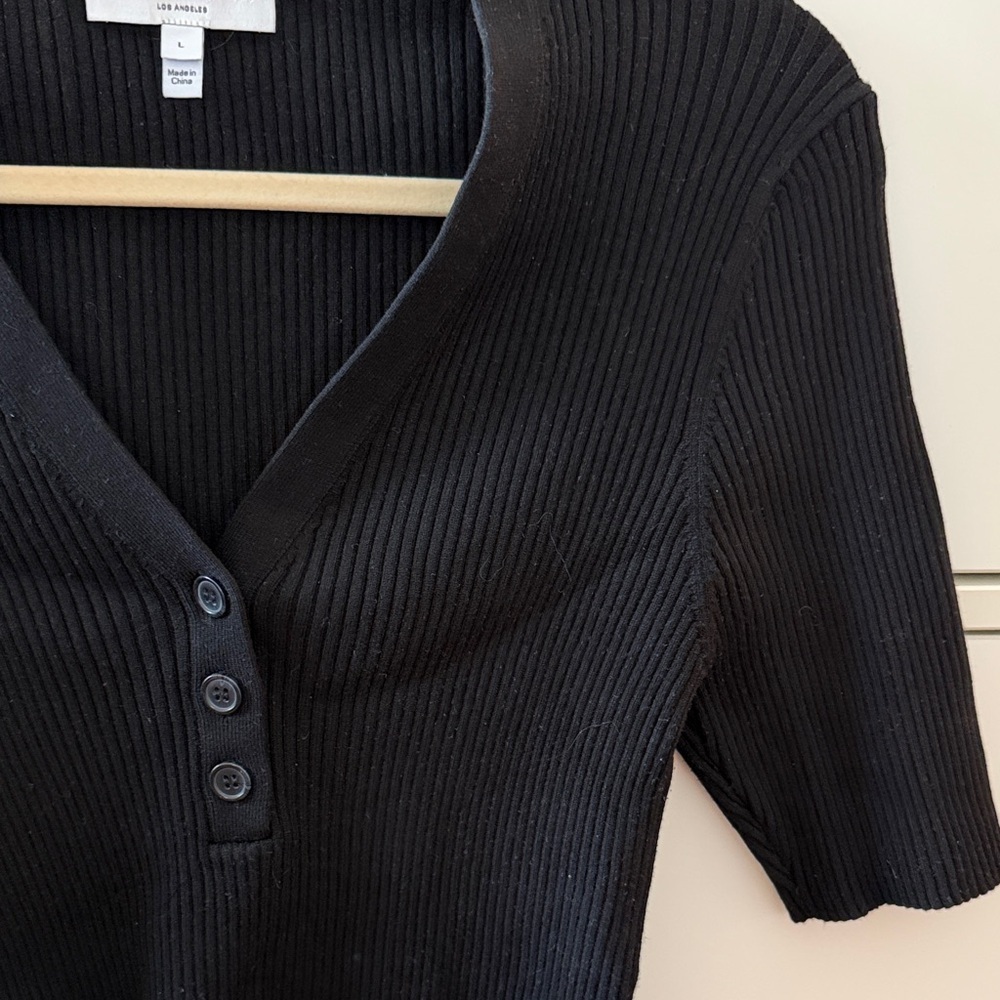 Michael Stars Black Jeanny Ribbed V-Neck Henley Top - Picture 4 of 5